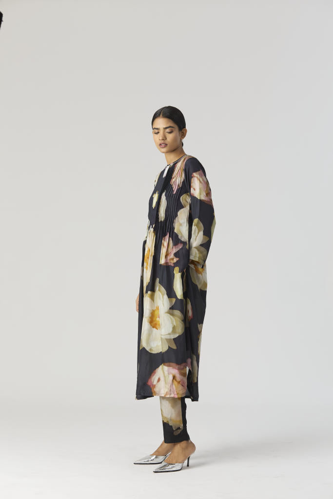 VIVA FIORI PINTUCKS KURTA SET silk by Yam in black color for women Worldwide