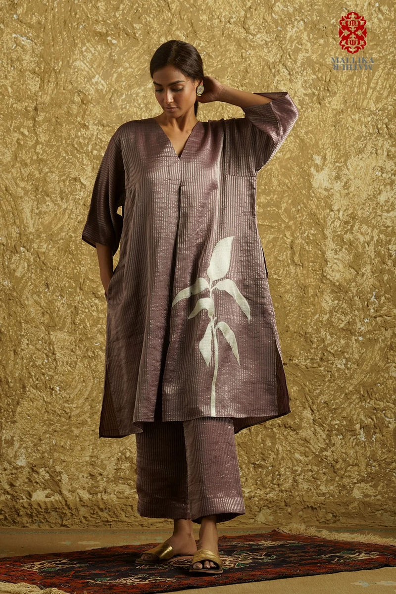 Zuria' kora silver Zari stripes phalsa kora kurta/kurta set by Malika Mathur in phalsa for women Worldwide