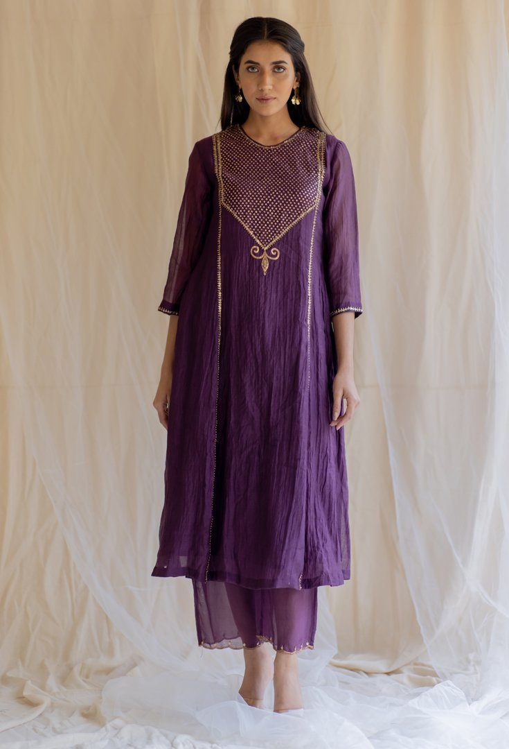Aubergine Fridaus Abho and Izaar by Nirjara for women Worldwide