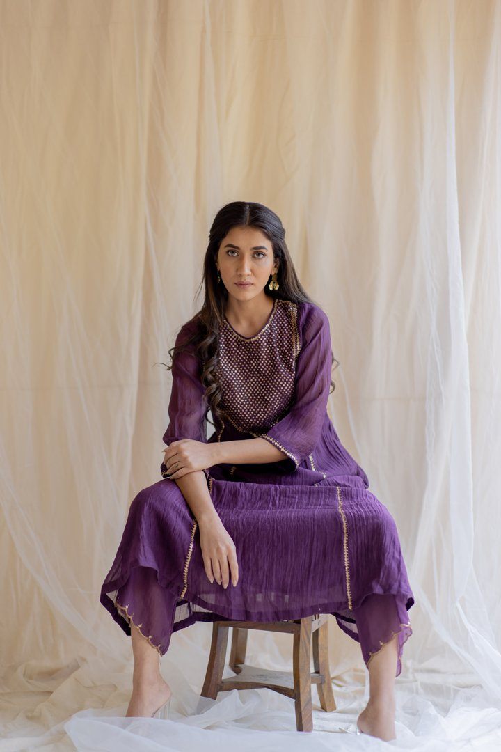 Aubergine Fridaus Abho and Izaar by Nirjara for women Worldwide