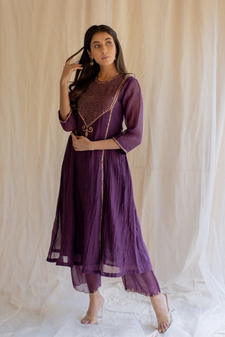 Aubergine Fridaus Abho and Izaar by Nirjara for women Worldwide