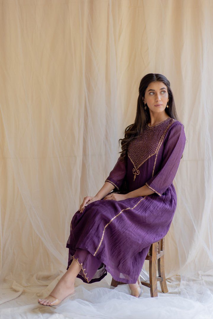 Aubergine Fridaus Abho and Izaar by Nirjara for women Worldwide