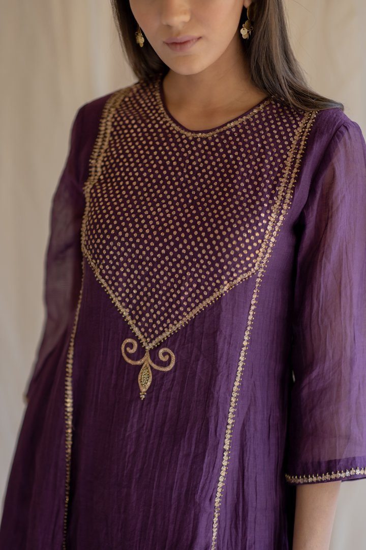 Aubergine Fridaus Abho and Izaar by Nirjara for women Worldwide