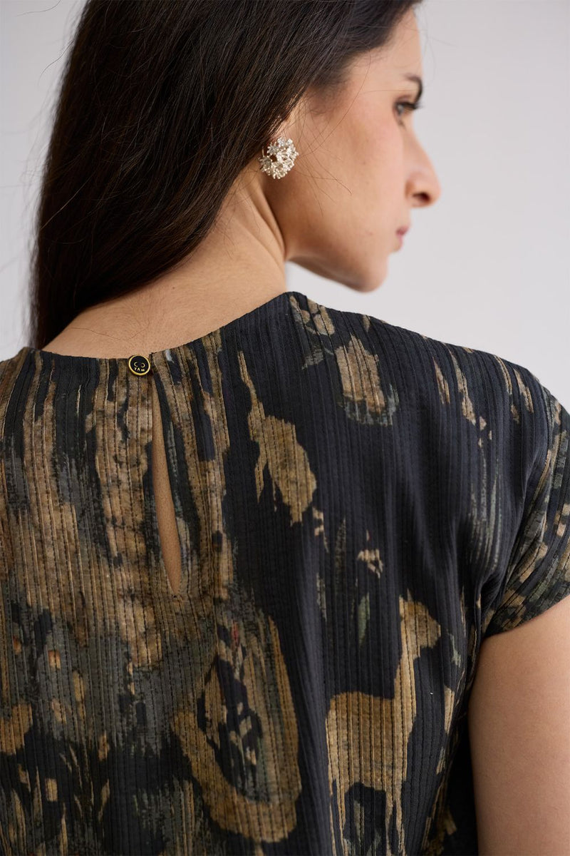 BANYAN PINTUCKS BLOUSE cotton cambric blouse by YAM in all-black for women Worldwide