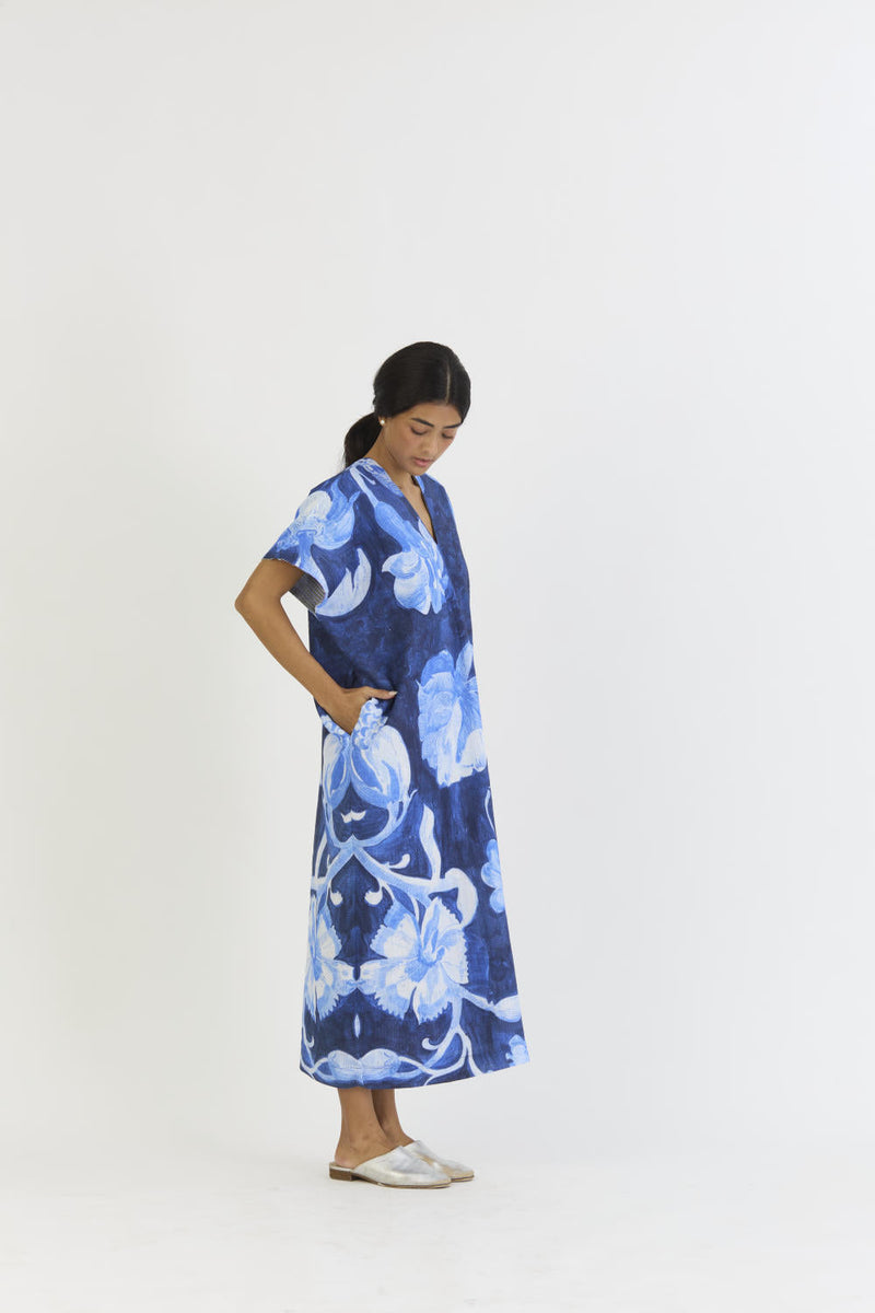 BILBERRY LINEN KAFTAN DRESS by Yam in blue color for women Worldwide