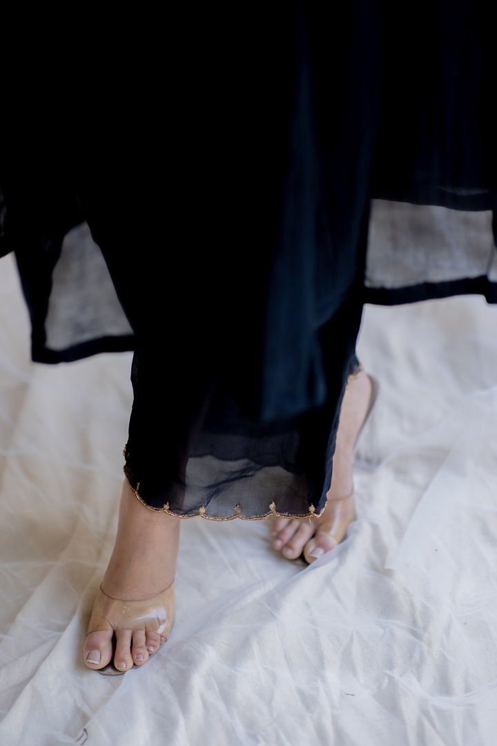 Black Fridaus Abho and Izaar by Nirjara in black color for women Worldwide