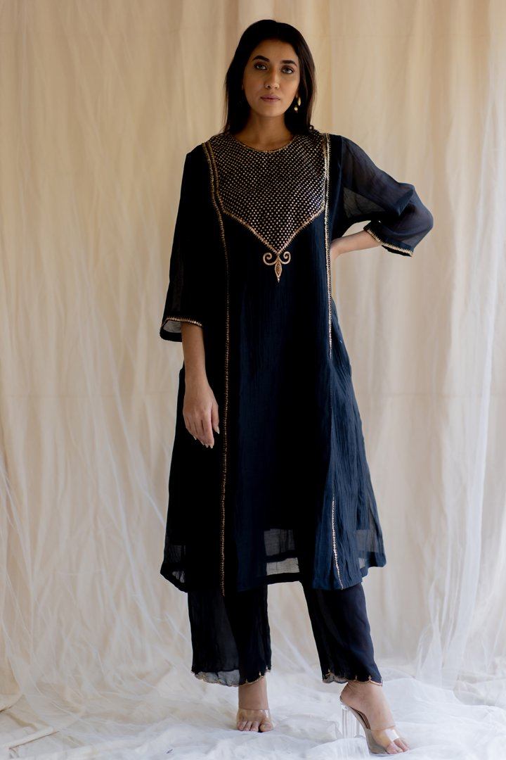 Black Fridaus Abho and Izaar by Nirjara in black color for women Worldwide