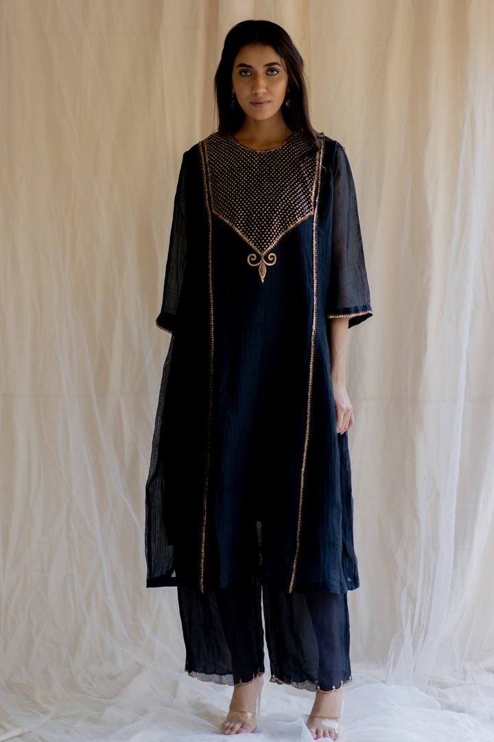Black Fridaus Abho and Izaar by Nirjara in black color for women Worldwide