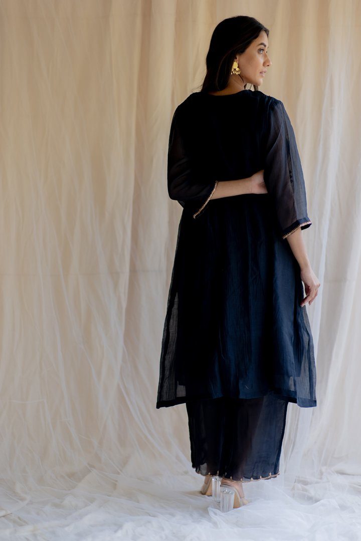 Black Fridaus Abho and Izaar by Nirjara in black color for women Worldwide