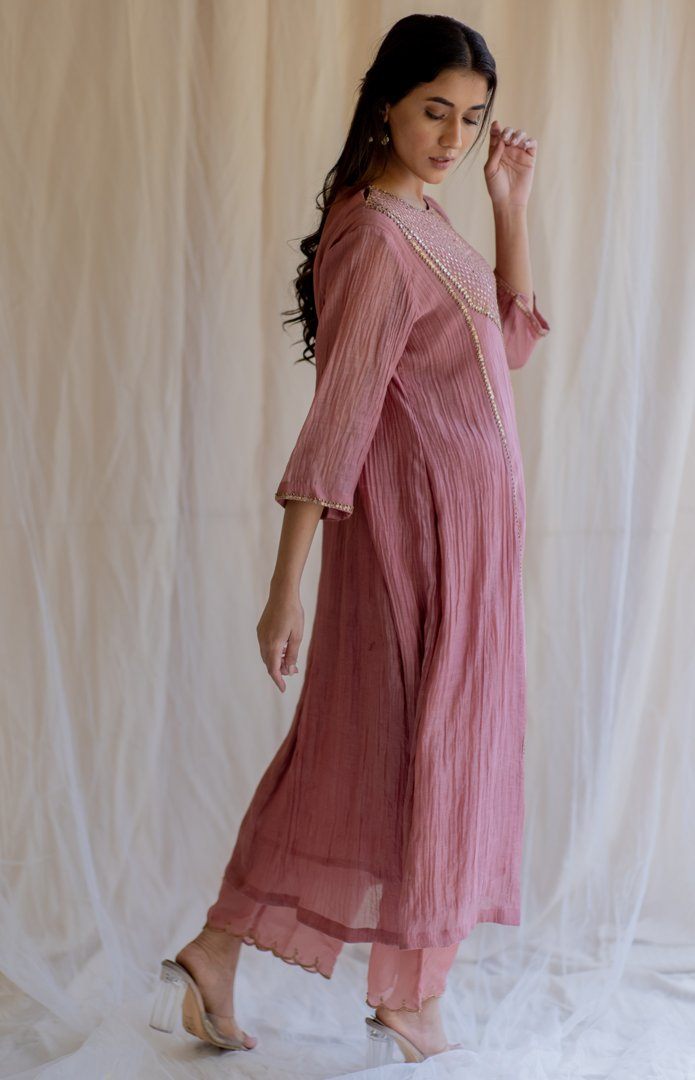 Blush Fridaus Abho and Izaar by Nirjara for women Worldwide