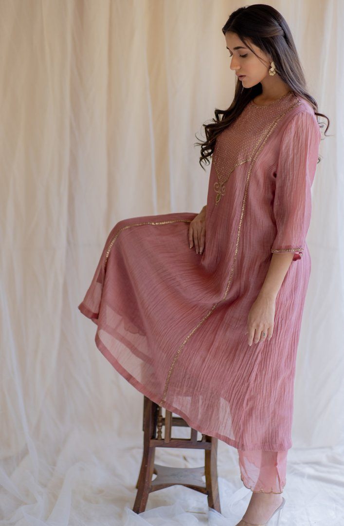Blush Fridaus Abho and Izaar by Nirjara for women Worldwide
