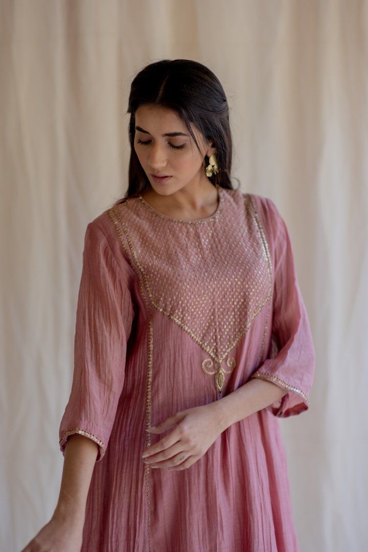 Blush Fridaus Abho and Izaar by Nirjara for women Worldwide