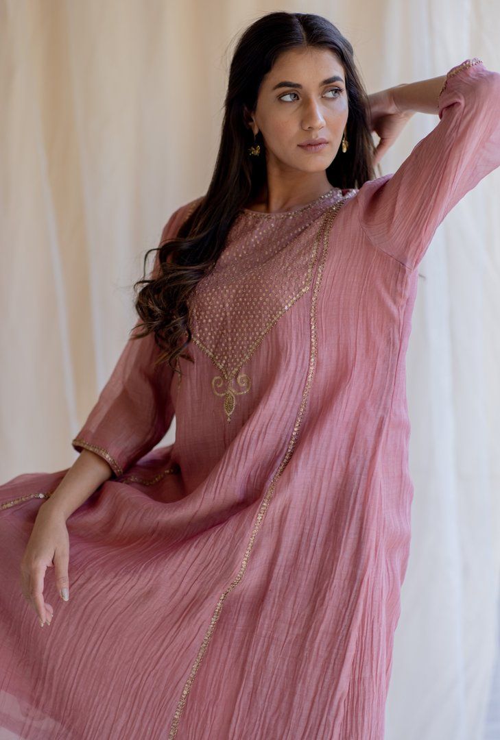 Blush Fridaus Abho and Izaar by Nirjara for women Worldwide