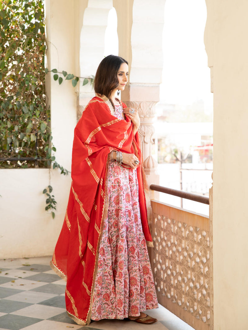 Chaand Inaya Gudhal Skirt Set Lehenga Set by Maison Shefali for women Worldwide