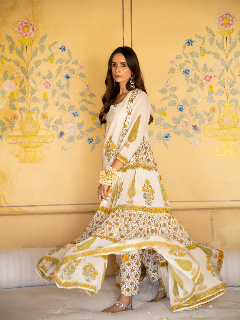 Chaand mughal baagh jacket set by Maison Shefali for women Worldwide