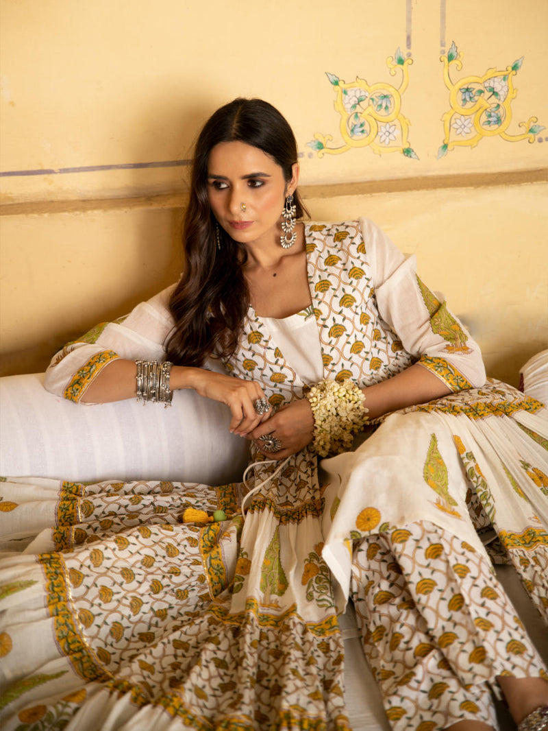 Chaand mughal baagh jacket set by Maison Shefali for women Worldwide