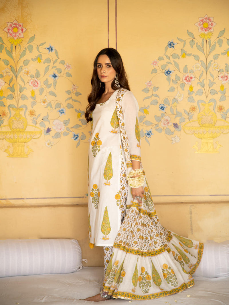 Chaand mughal baagh jacket set by Maison Shefali for women Worldwide