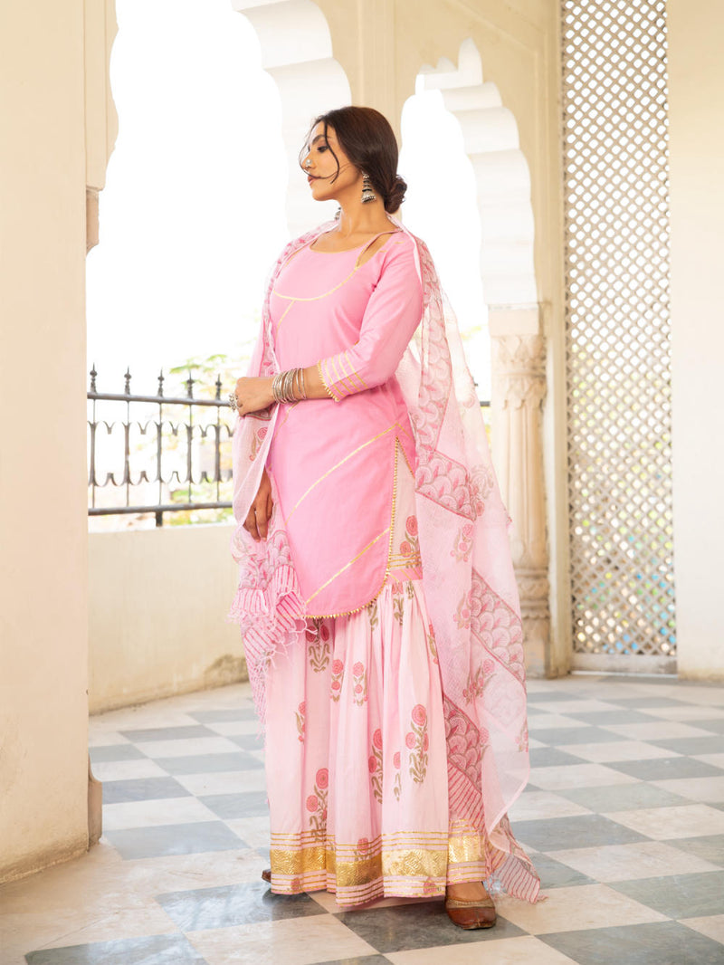 Chaand sharanya gulabi Kurta Sets by Maison Shefali for women Worldwide