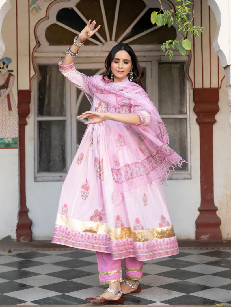 Chaand Tahira Gulaabi Kurta Sets by Maison Shefali for women Worldwide