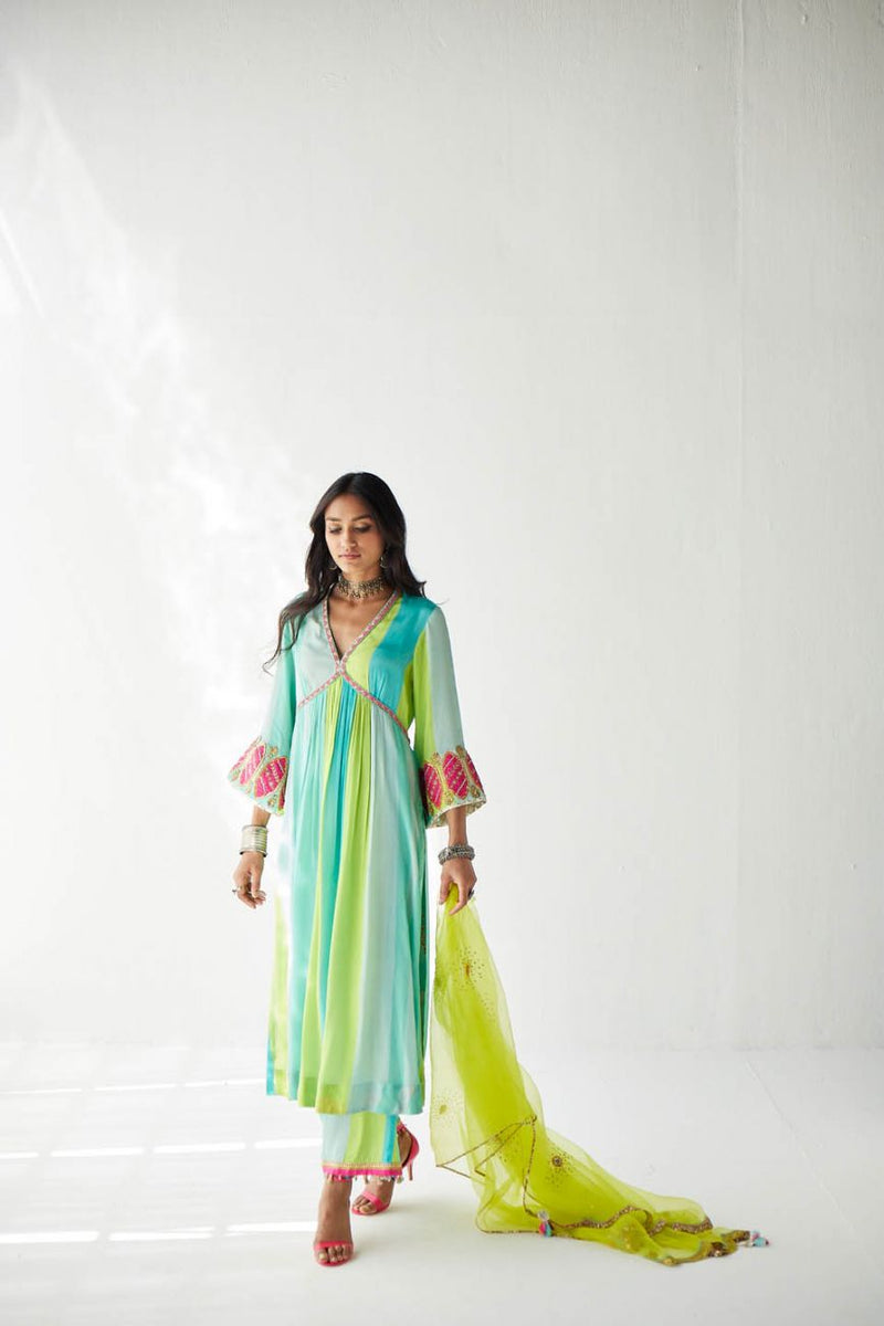 FEROZY BELL SLEEVE KURTA SET Kurta Sets by Rajiramniq for women Worldwide