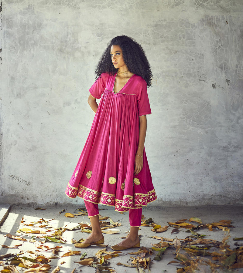 Gulabi Poshak Set by Khara Kapas for women Worldwide