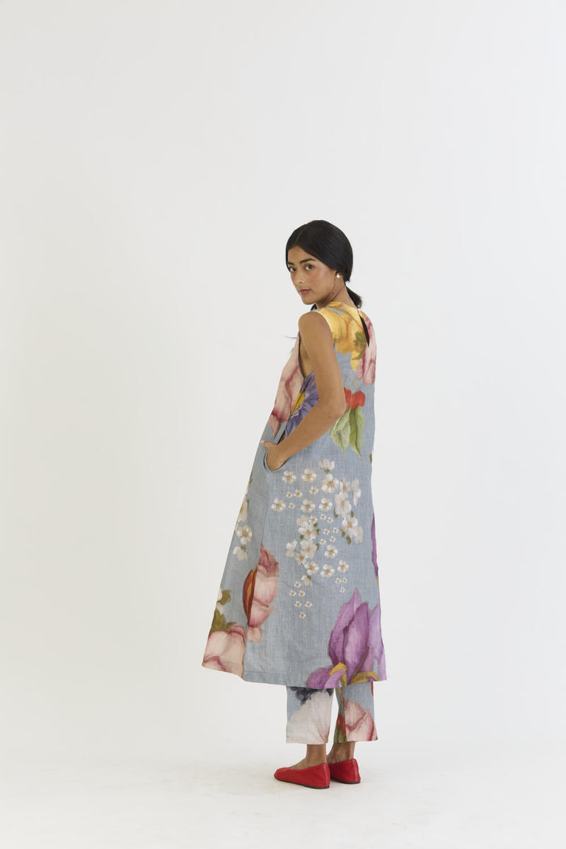 INDIGO ROSE LINEN KURTA SET by Yam in blue color for women Worldwide