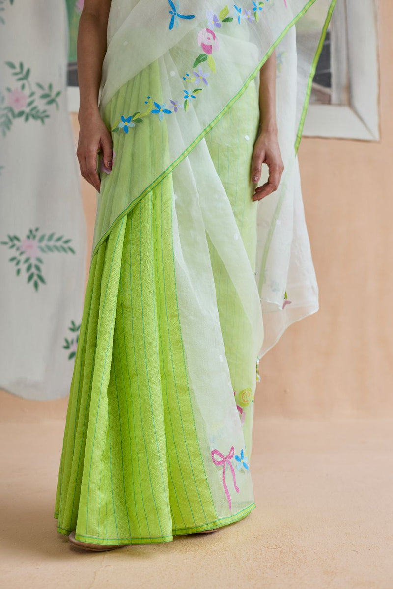 Garland Jamdani Sari organza by Nadiya Paar in green color for women Worldwide