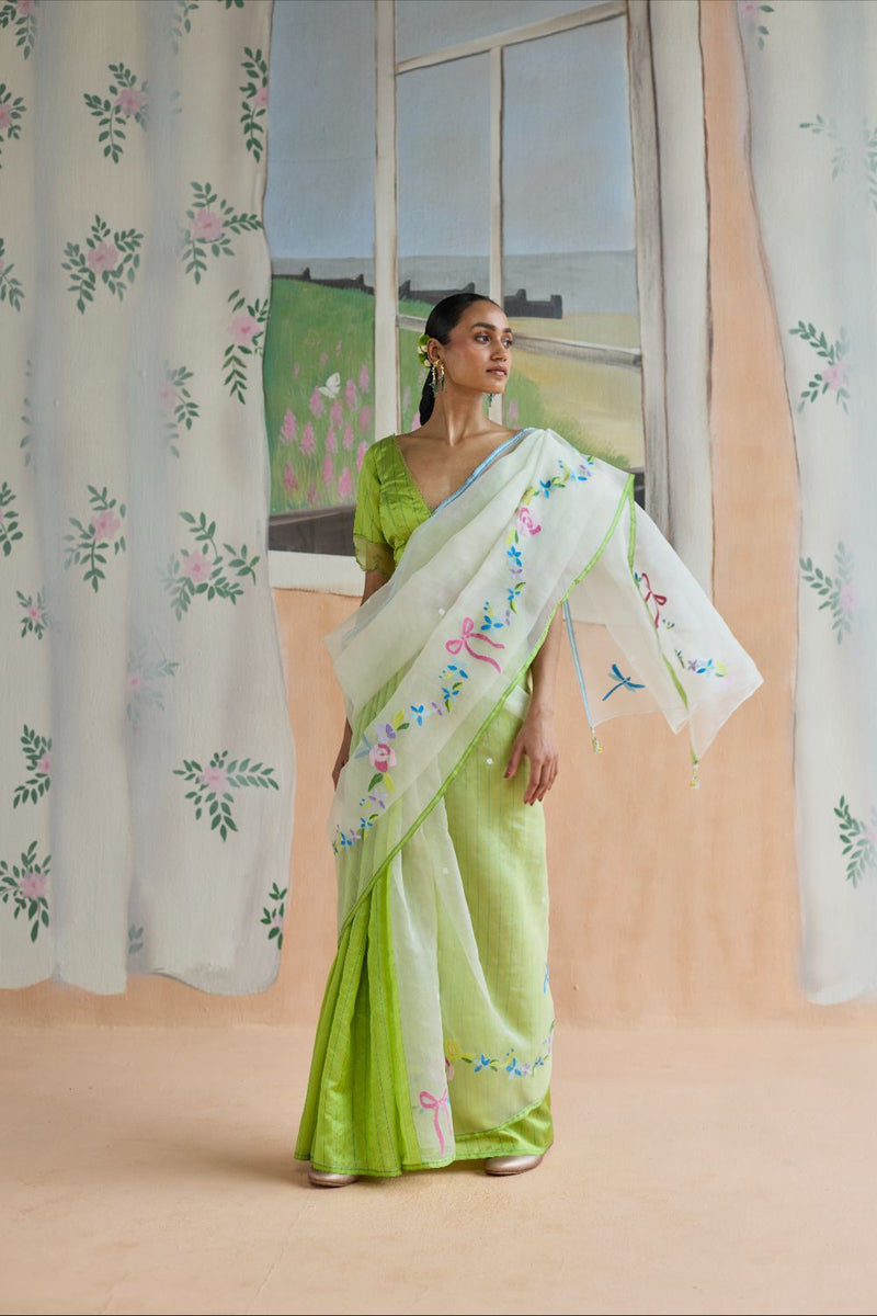 Garland Jamdani Sari organza by Nadiya Paar in green color for women Worldwide