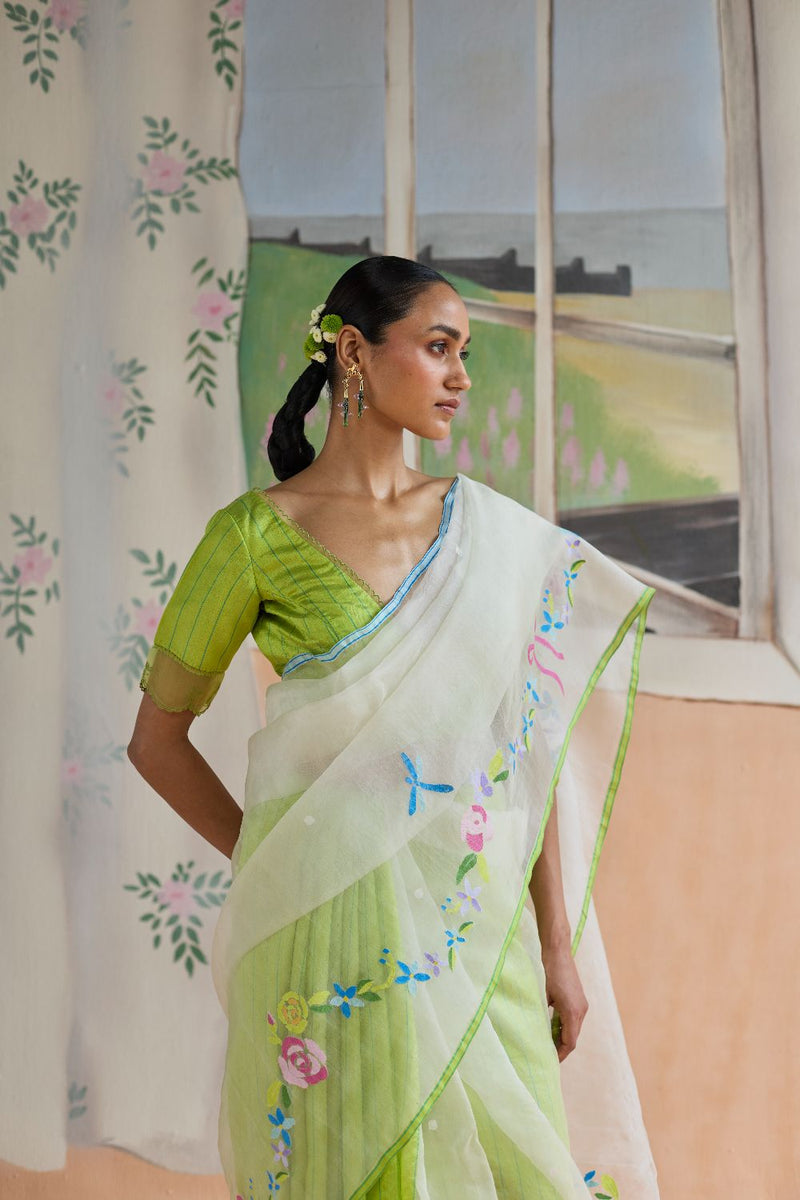 Garland Jamdani Sari organza by Nadiya Paar in green color for women Worldwide