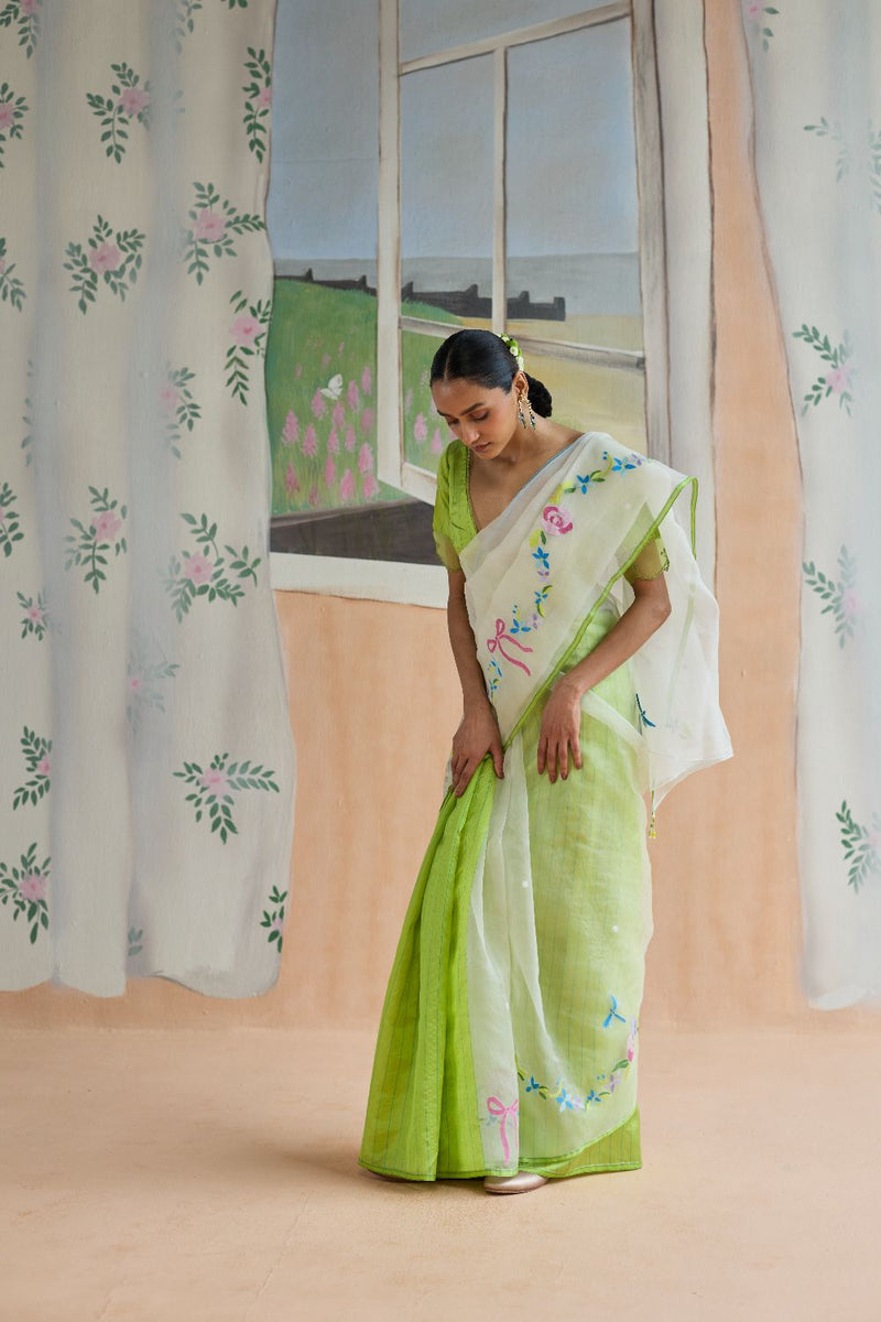 Garland Jamdani Sari organza by Nadiya Paar in green color for women Worldwide