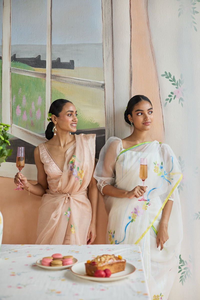 Garland Jamdani Sari organza by Nadiya Paar in green color for women Worldwide