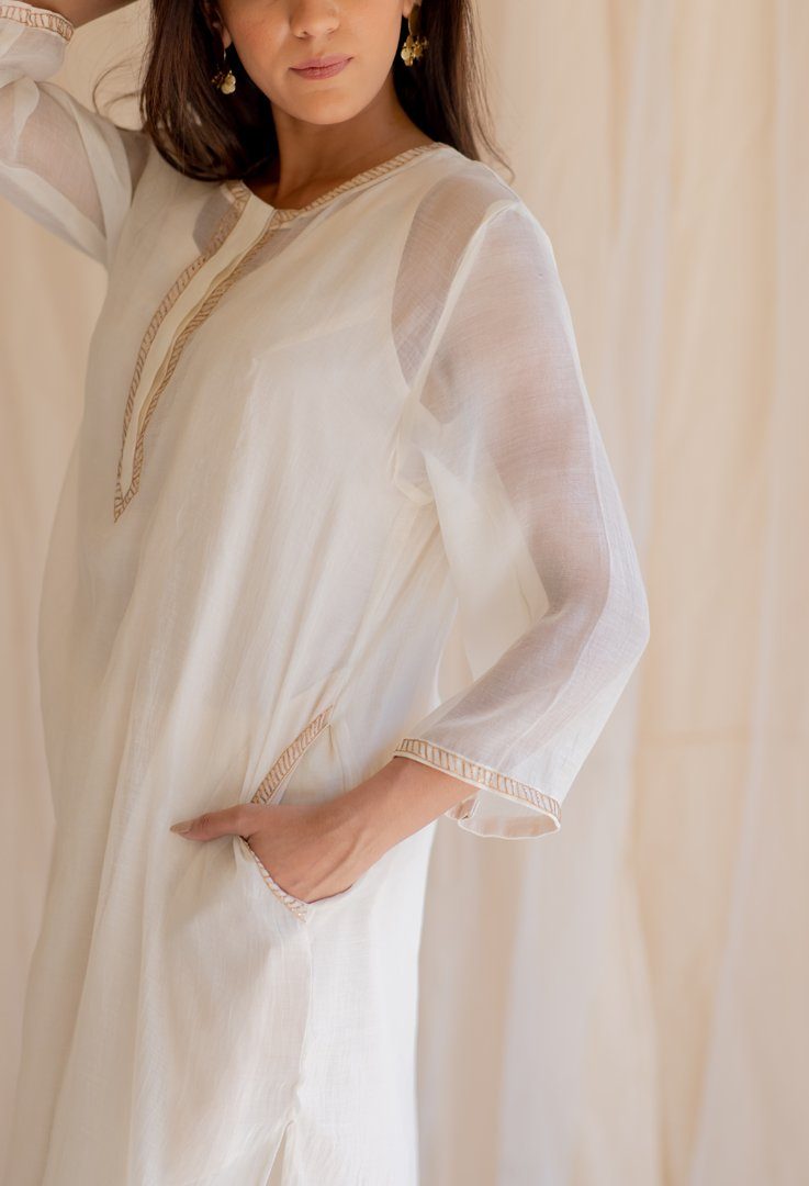 Ivory White Gul Seedh Kurta by Nirjara for women Worldwide