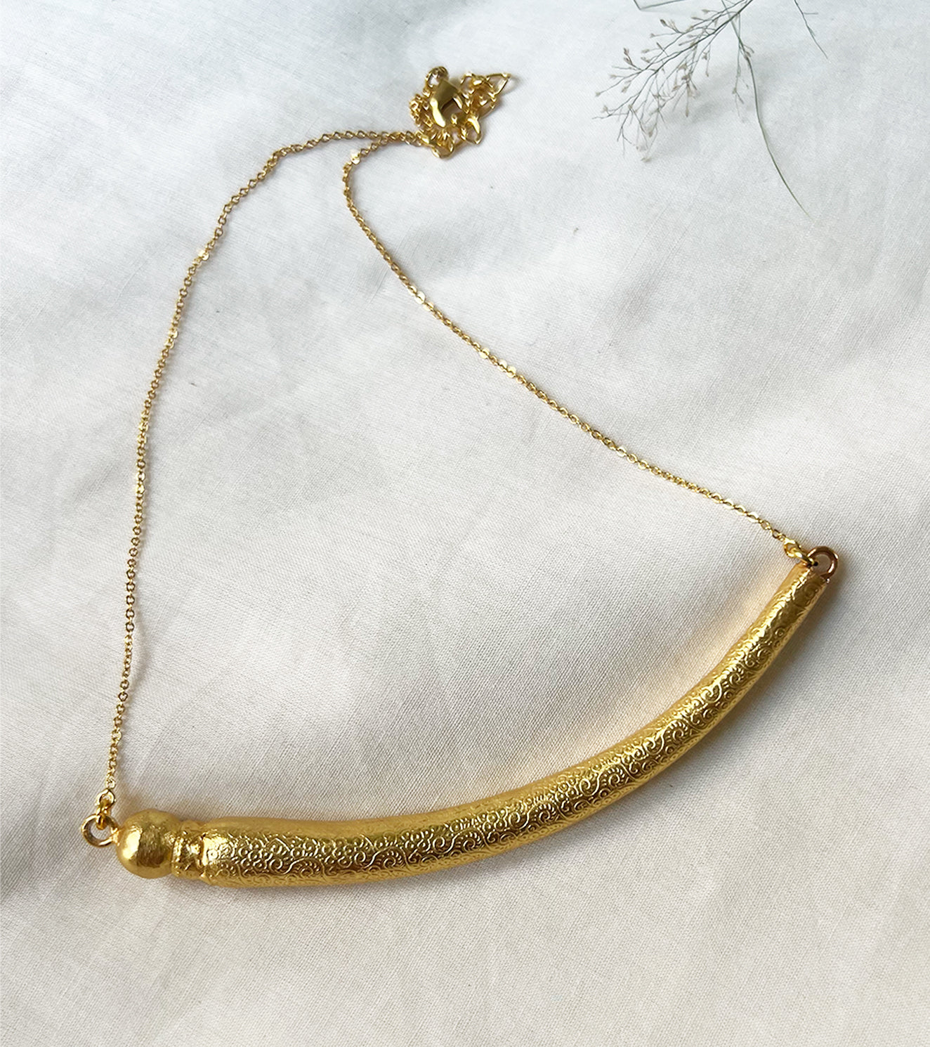 CRESCENT NECKLACE