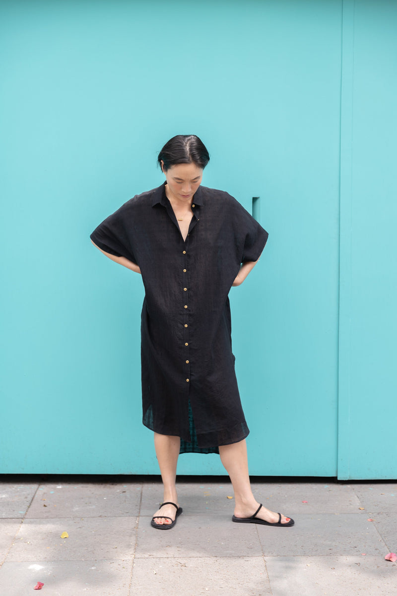 Tokyo — Street Shirt — Noir cotton by World of Crow in black color for women Worldwide