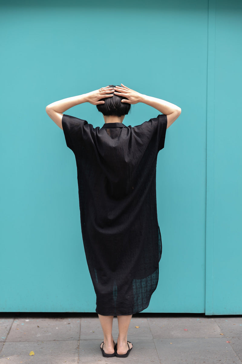 Tokyo — Street Shirt — Noir cotton by World of Crow in black color for women Worldwide