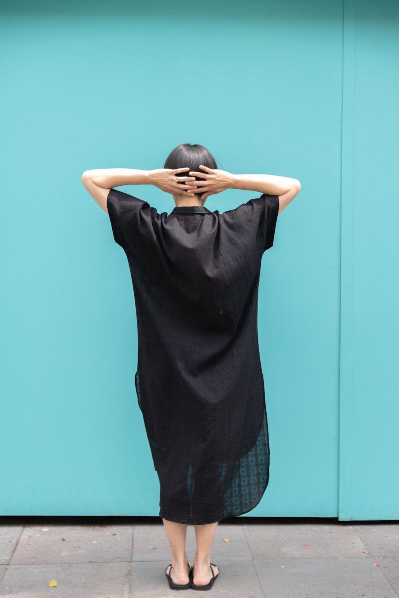 Tokyo — Street Shirt — Noir cotton by World of Crow in black color for women Worldwide