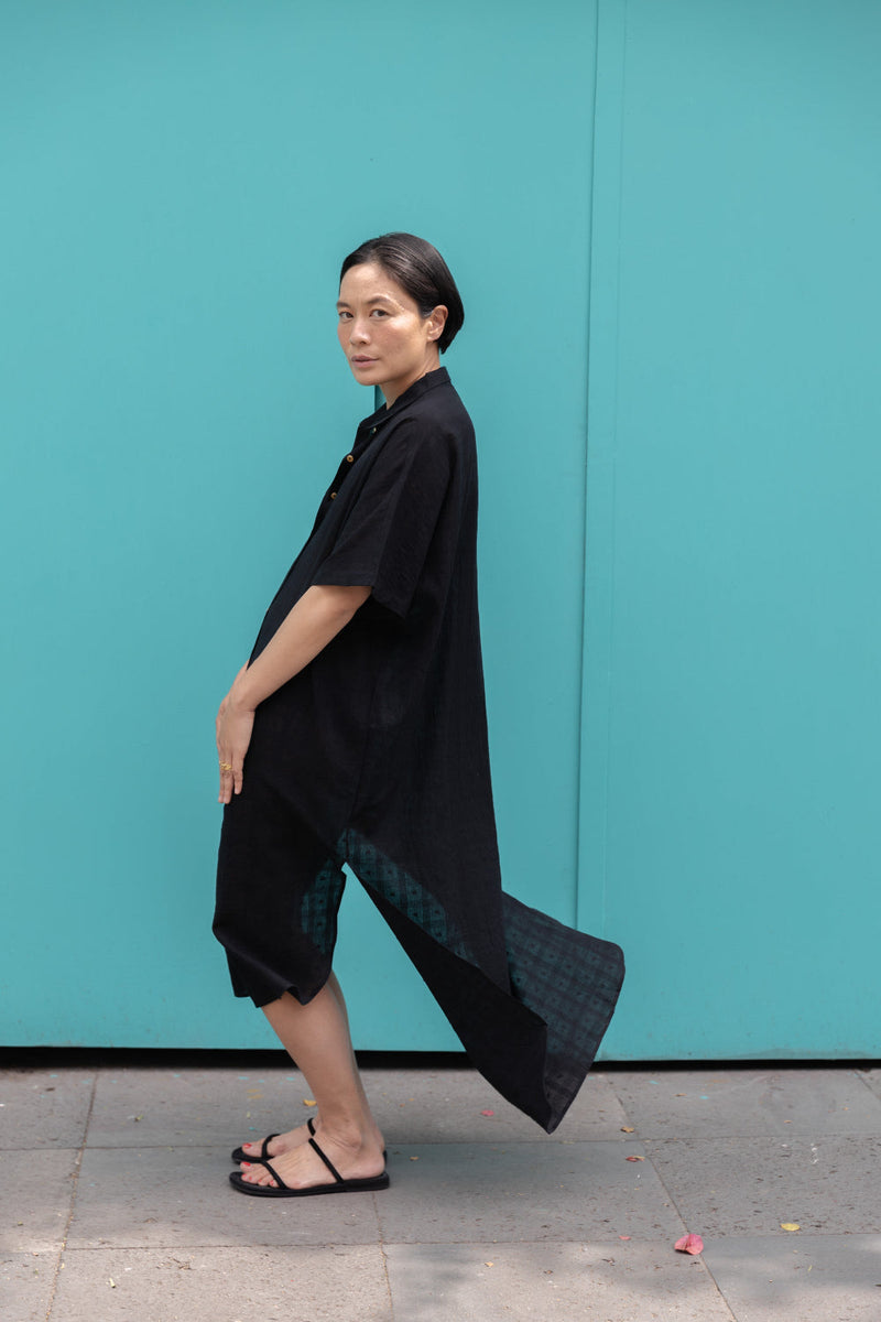 Tokyo — Street Shirt — Noir cotton by World of Crow in black color for women Worldwide