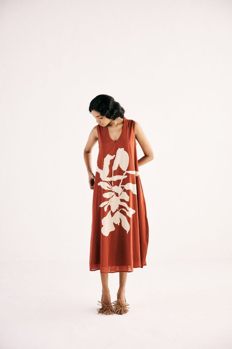 REDWOOD GARDEN DRESS cotton by Khara Kapas in red for women Worldwide
