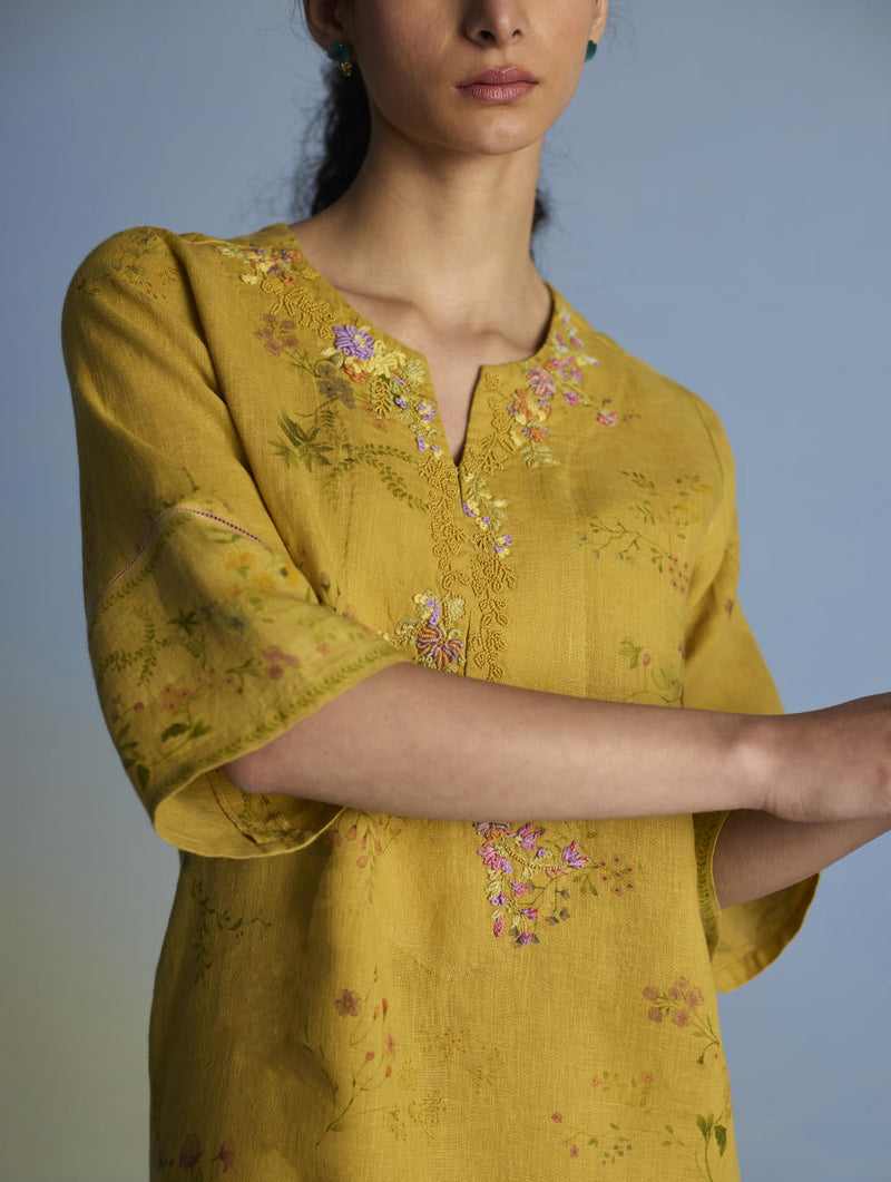 Para Hand-Embroidered Linen Kurta - Ochre linen by Manan for women Worldwide