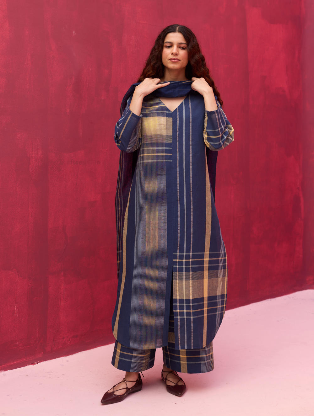 Inga Check Linen Kurta - Navy