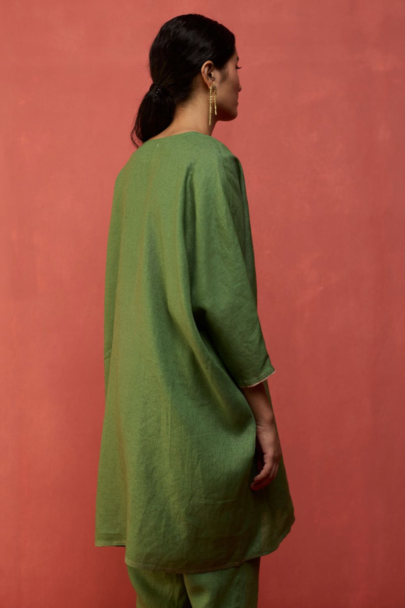 Etsu Yoke Linen Kurta - Fern Green linen by Manan in green color for women Worldwide