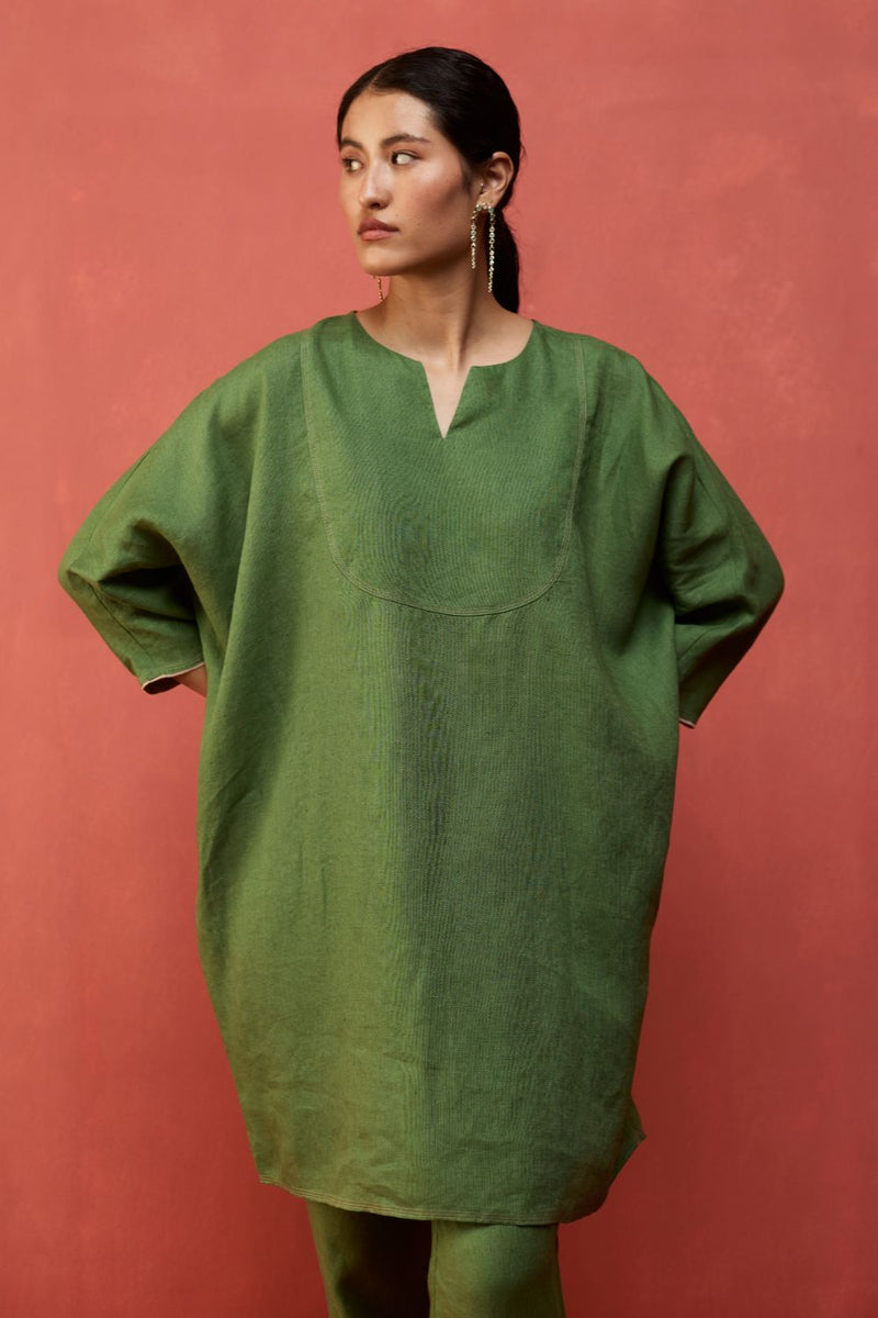 Etsu Yoke Linen Kurta - Fern Green linen by Manan in green color for women Worldwide