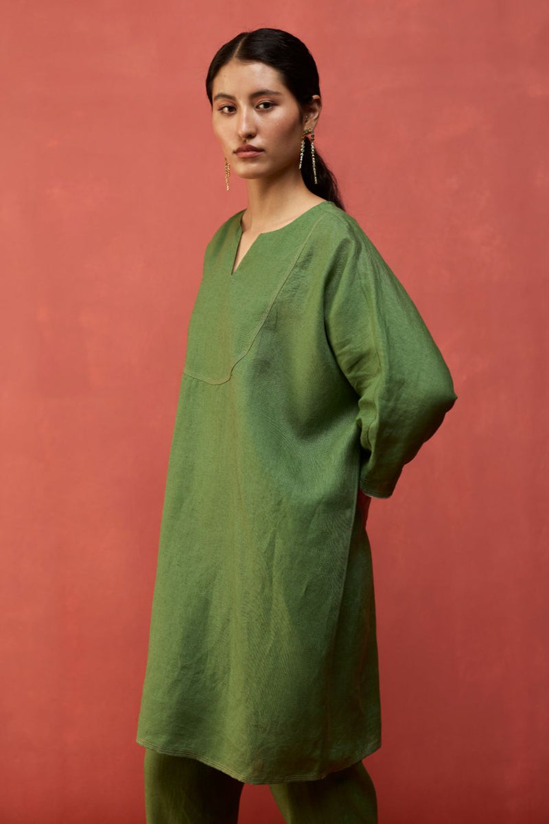 Etsu Yoke Linen Kurta - Fern Green linen by Manan in green color for women Worldwide