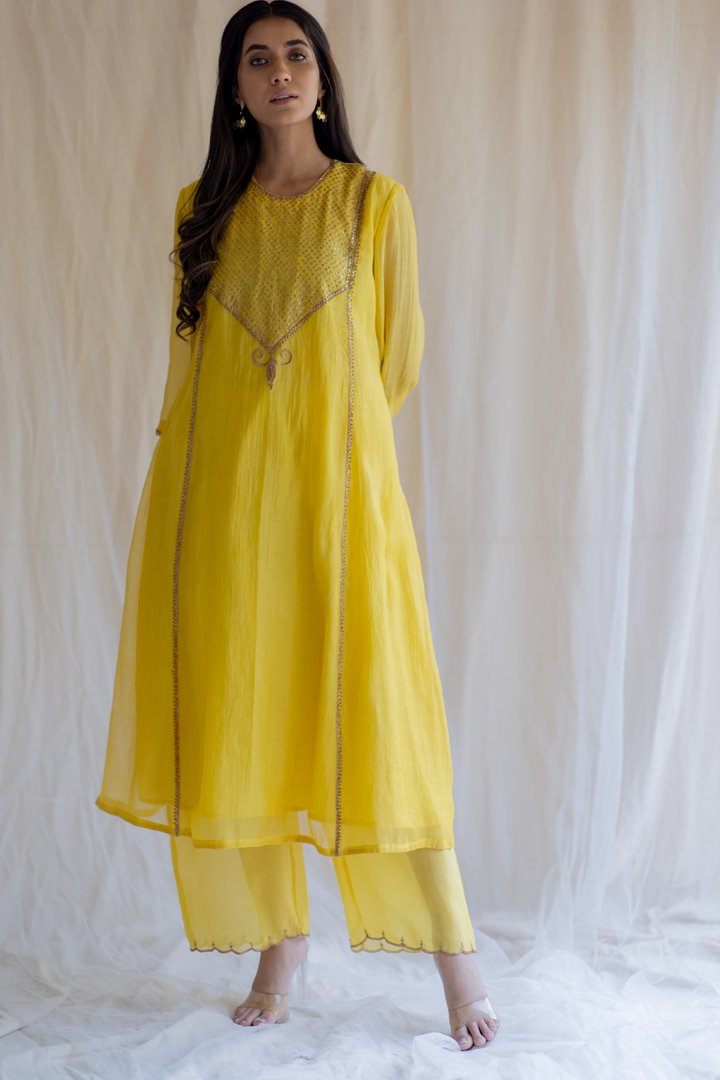 Mustard Fridaus Abho and Izaar by Nirjara for women Worldwide