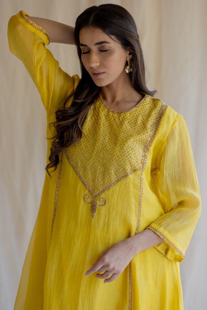 Mustard Fridaus Abho and Izaar by Nirjara for women Worldwide