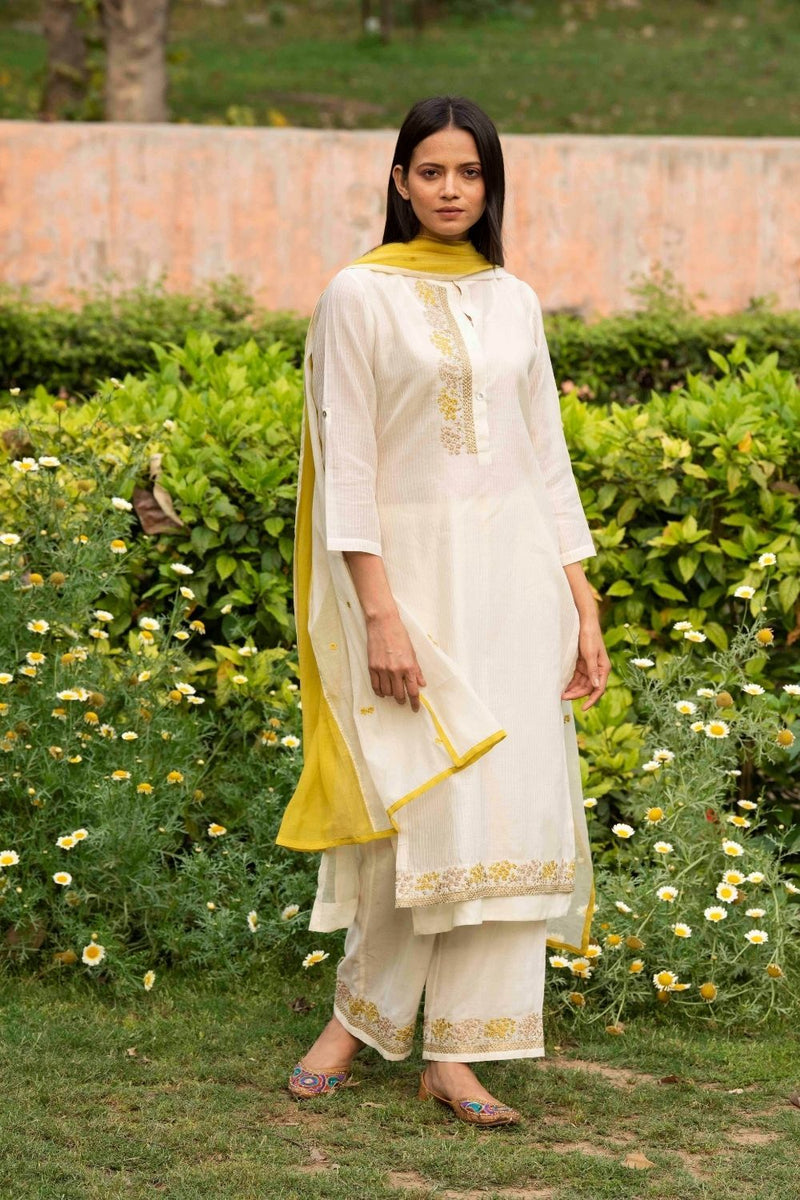 Narjis Off White Kurta Set by Priti Prashant in white color for women Worldwide
