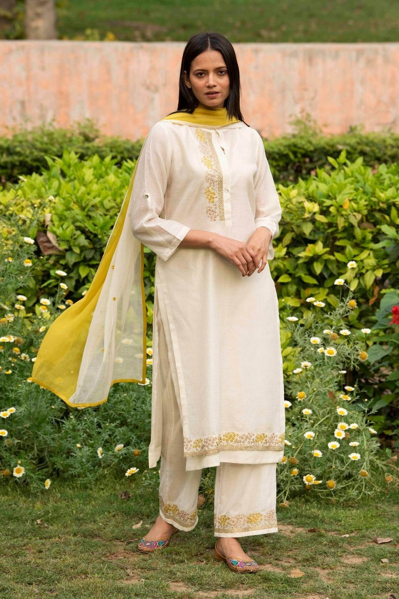 Narjis Off White Kurta Set by Priti Prashant in white color for women Worldwide