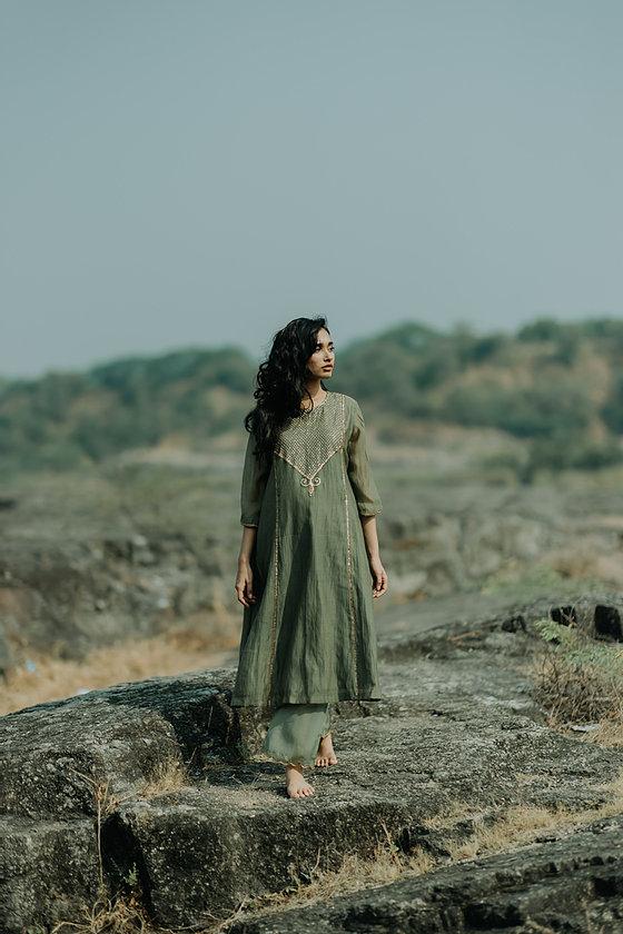 Olive Firdaus Abho and Izaar by Nirjara for women Worldwide