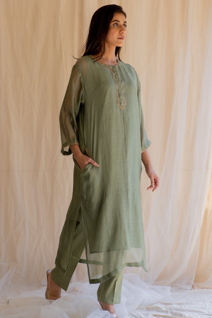 Olive Gul Seedh Kurta by Nirjara for women Worldwide