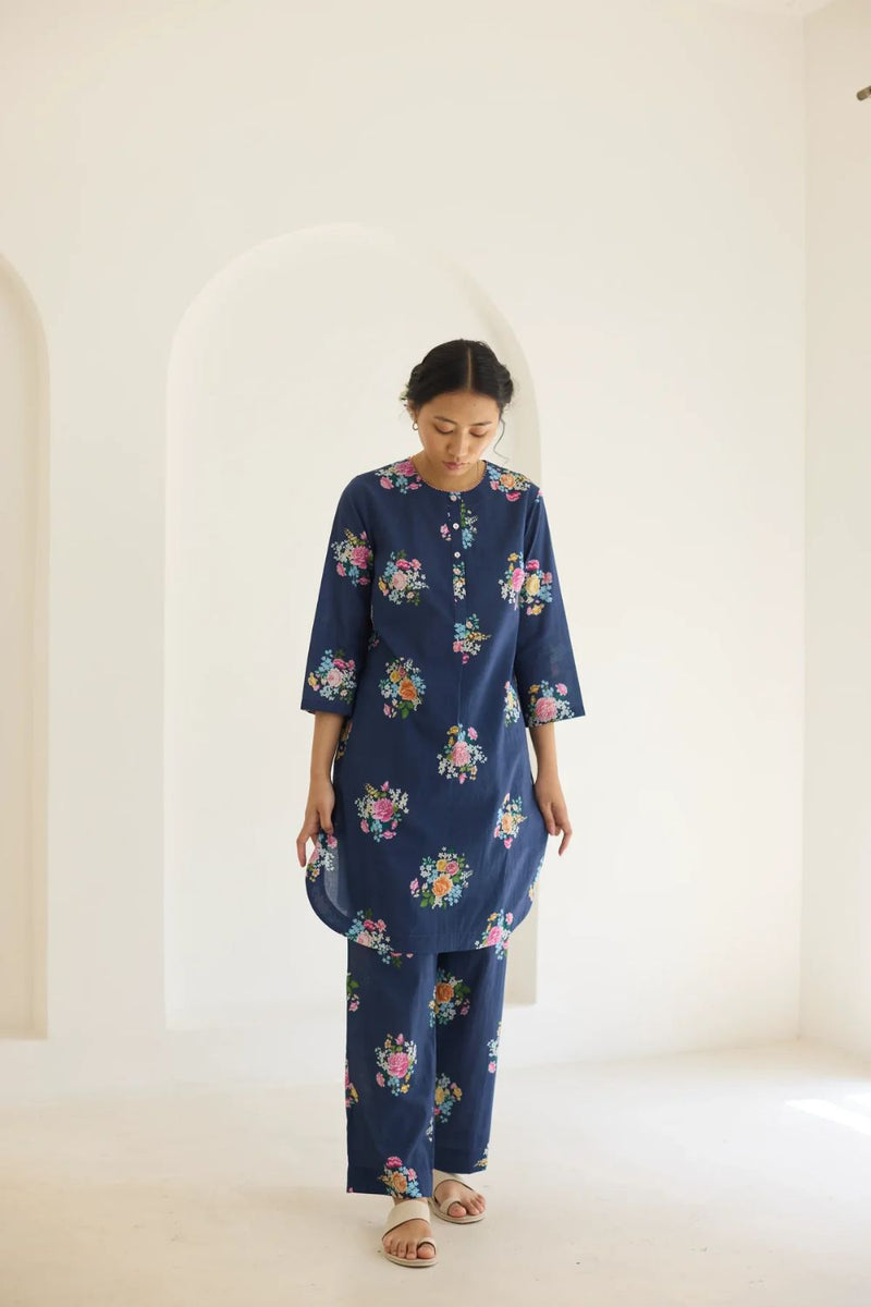 Deep Blue Floral Bunch Mid Kurta Set cotton by Nadiya Paar in blue color for women Worldwide